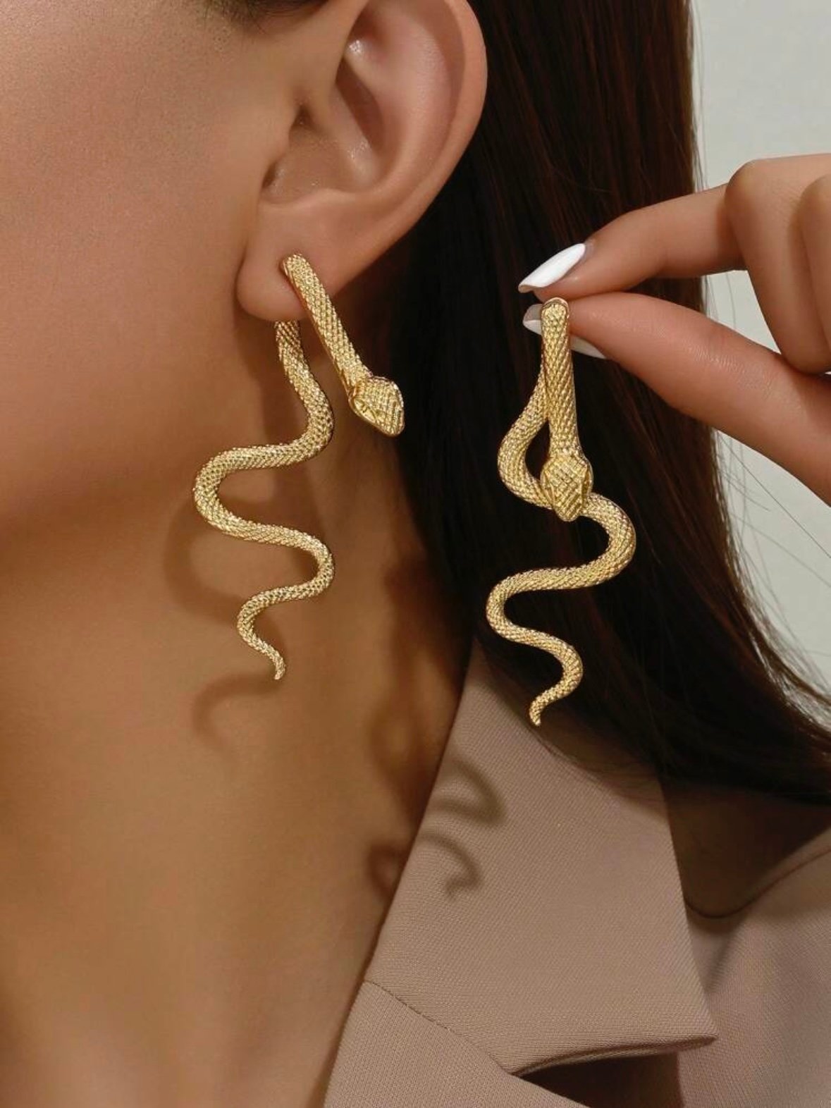 Pair Of Women's Snake Earrings (4.92) - Image 5