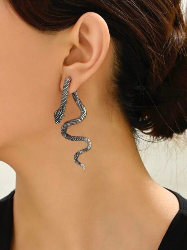 Pair Of Women's Snake Earrings (4.92) - Image 8