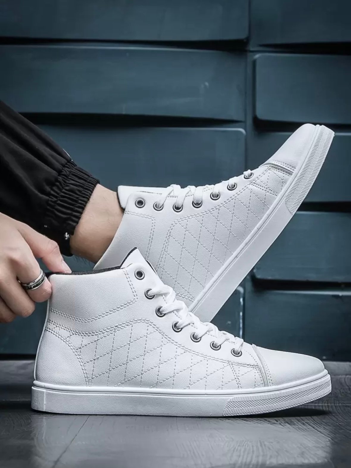 Men's Fashionable High-Top Sneakers Anti-Slip (4.89)