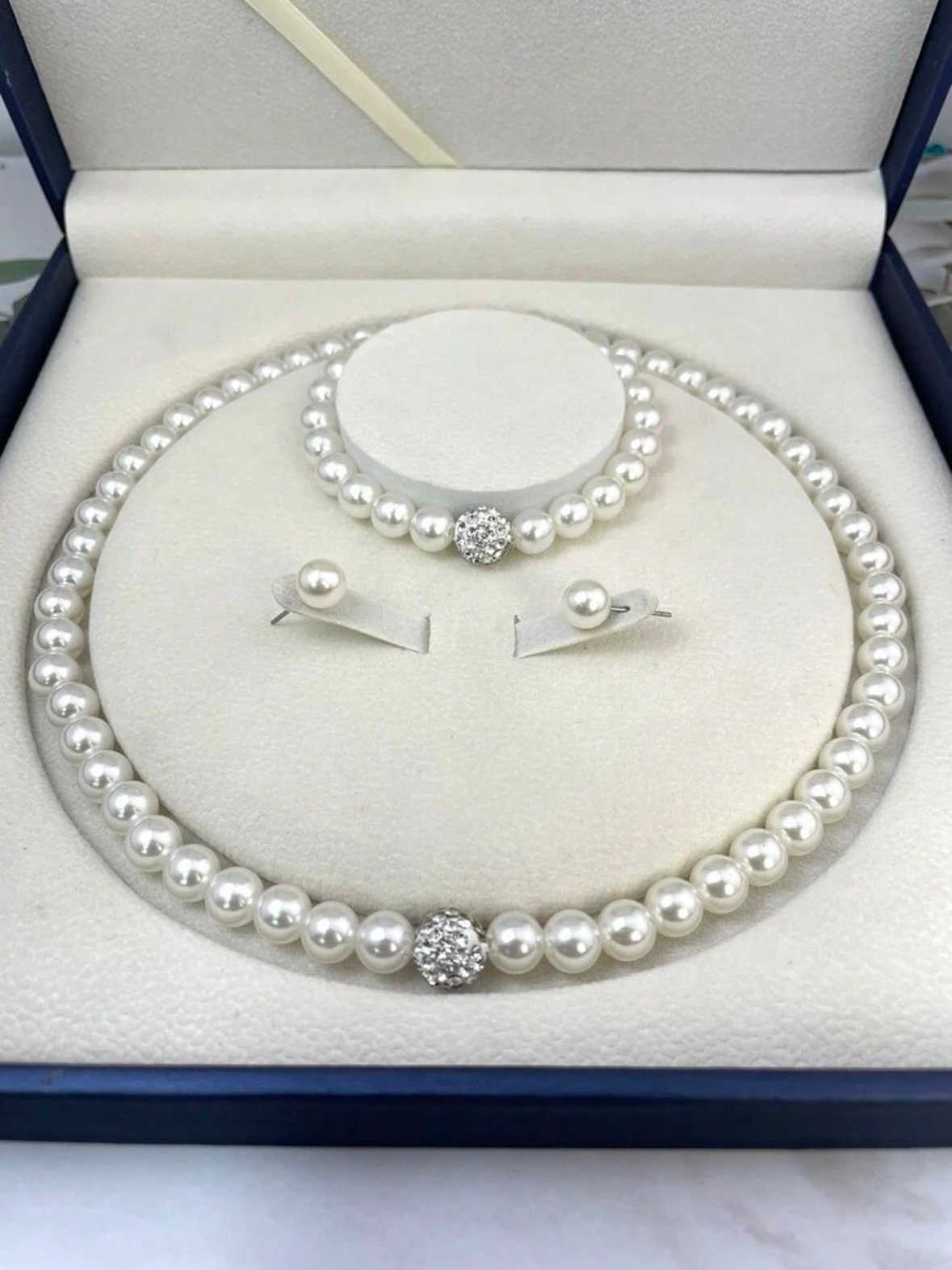 Pearl Jewelry Set Necklace Bracelet & Earrings (4.88)