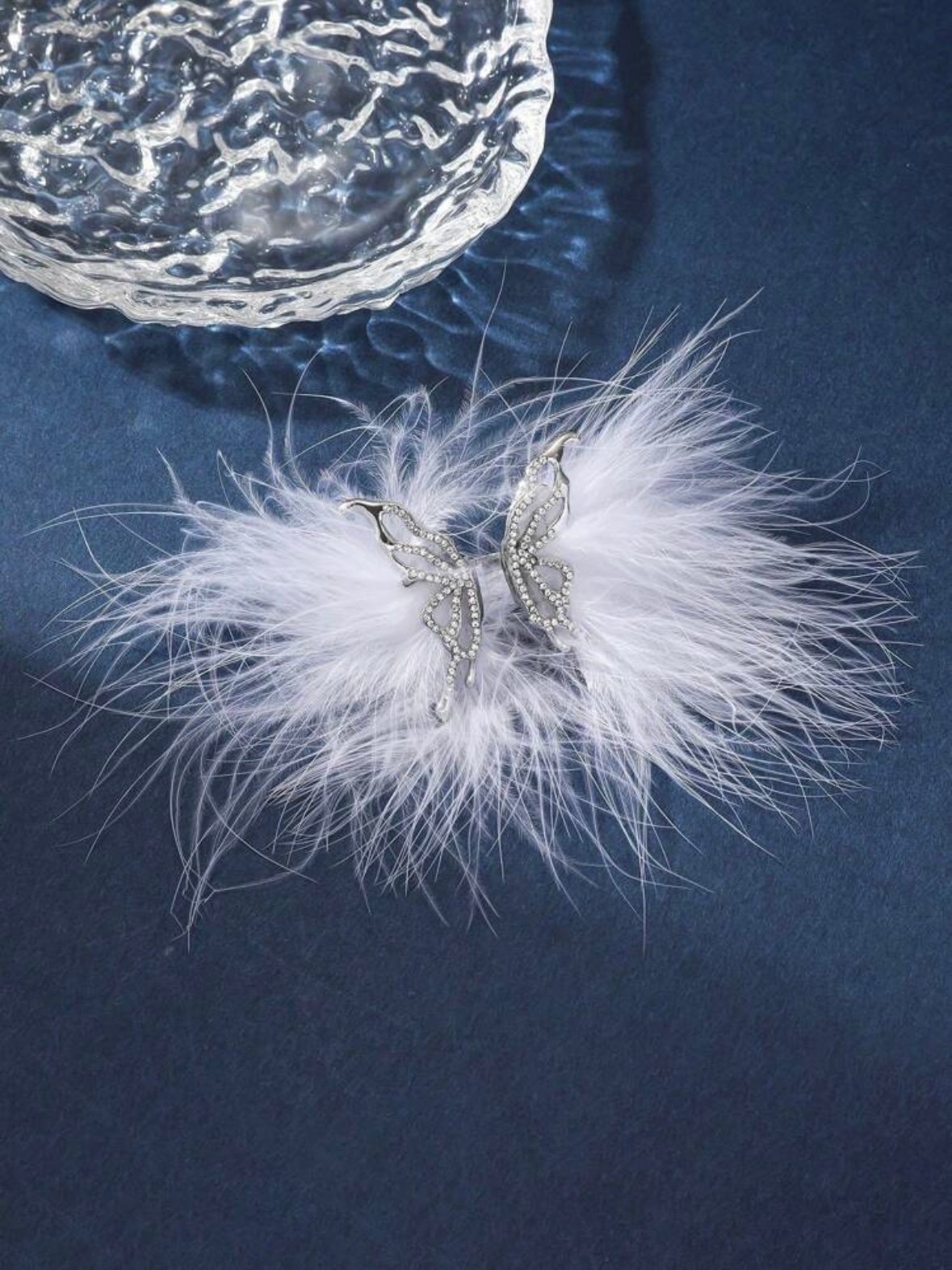 Angel Wings Butterfly Crystal & Feather Ring (4.94) - Image 3