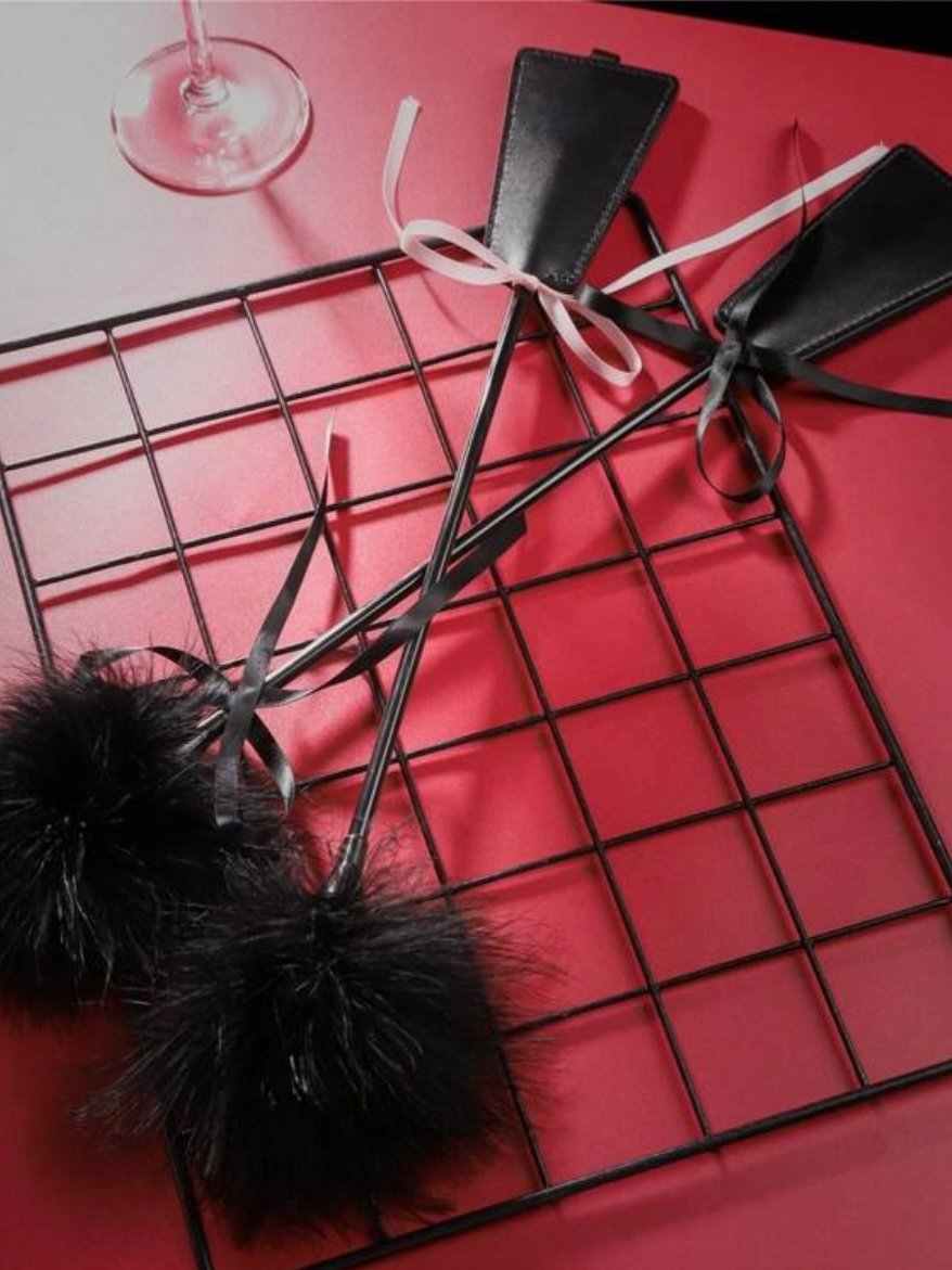 Sexy Black Feather Tickler Sex Toy Flogger (4.93)