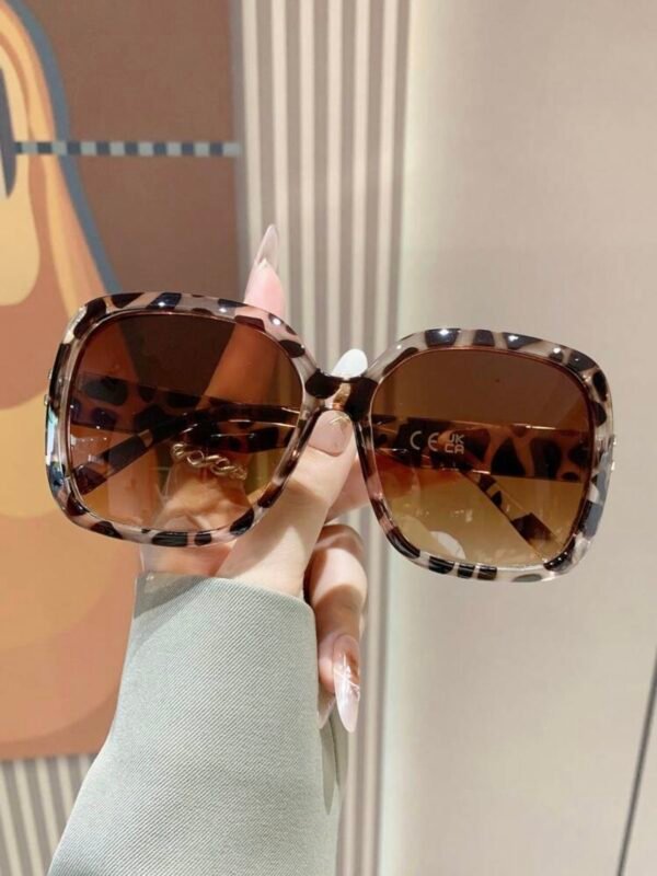 Women's Leopard Vintage Oversized Boho Sunglasses (5.0) - Image 2