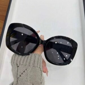 Women's Oval Frame Black Fashion Beach Sunglasses (4.88)