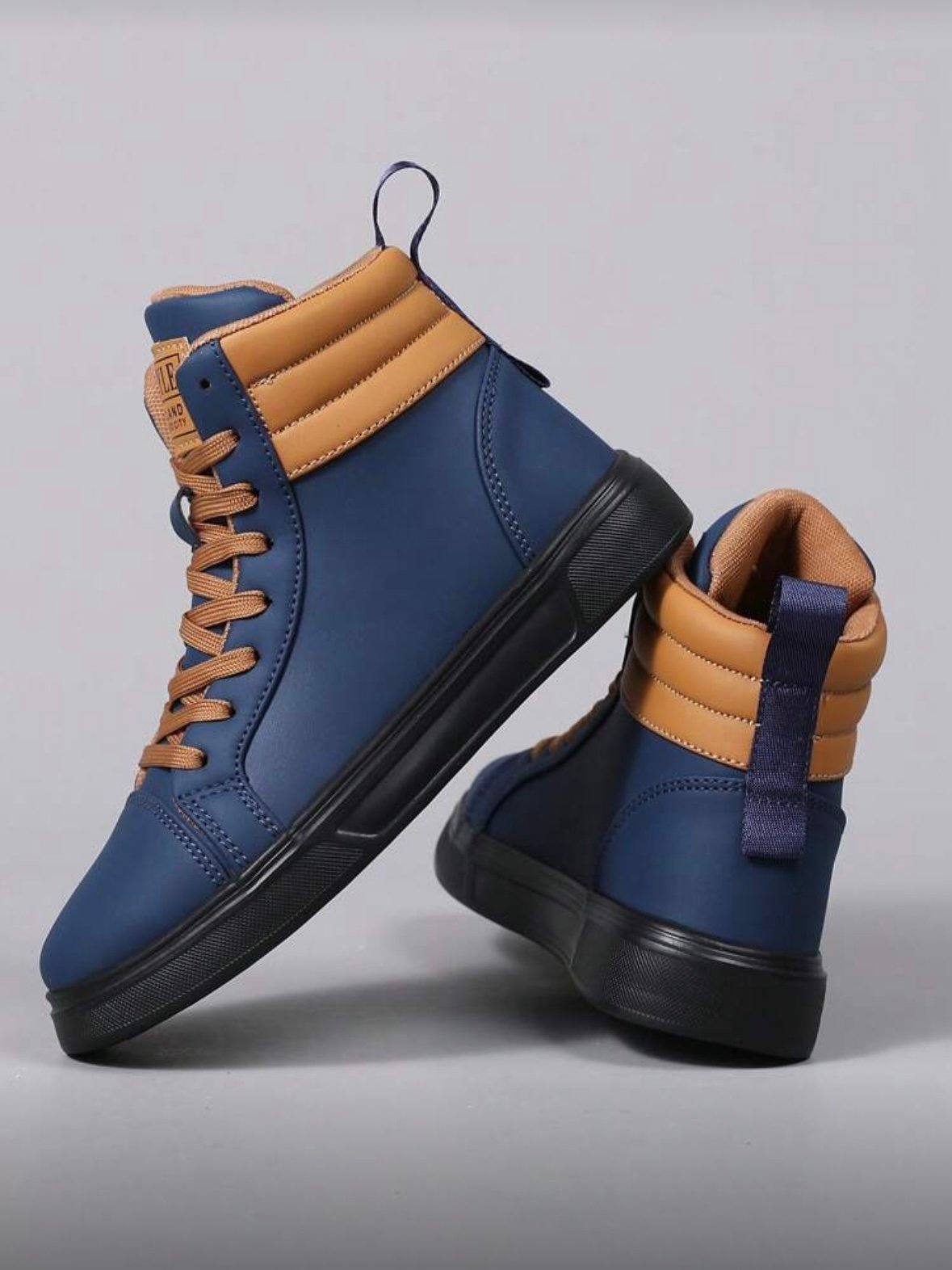 Men's High Top Lace Up Shoes (4.84)
